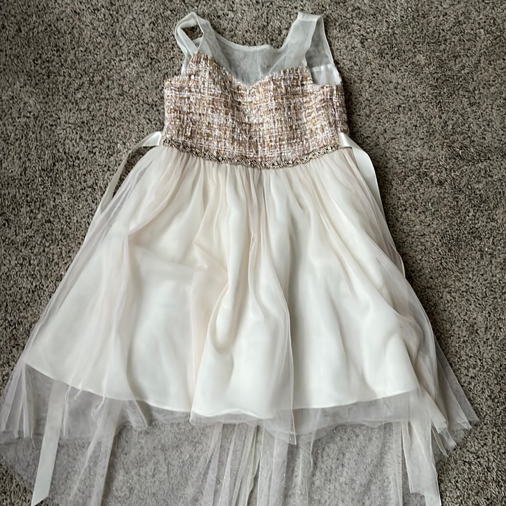 Girls dress